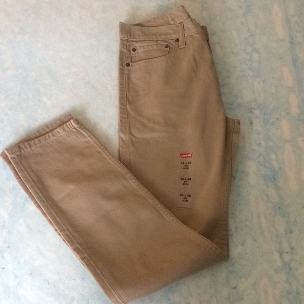 Khaki Levi's 510